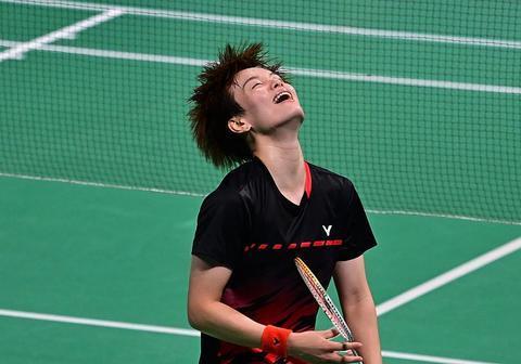 球队中稳固 球队中稳固